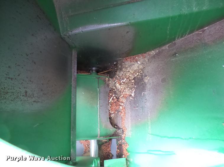 image for item F1008 2004 John Deere 9560 STS combine