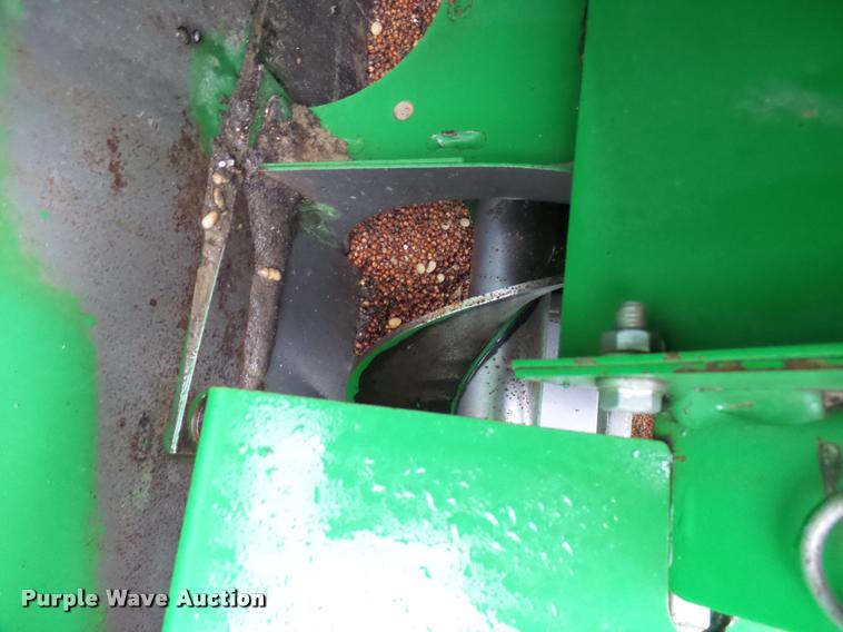 image for item F1008 2004 John Deere 9560 STS combine