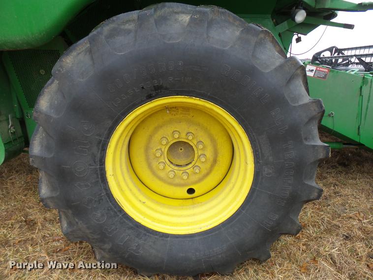 image for item F1008 2004 John Deere 9560 STS combine