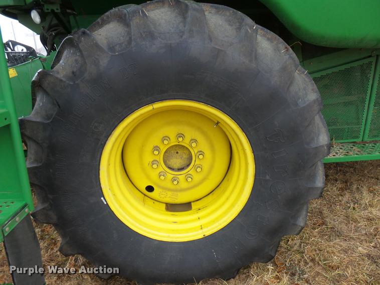 image for item F1008 2004 John Deere 9560 STS combine