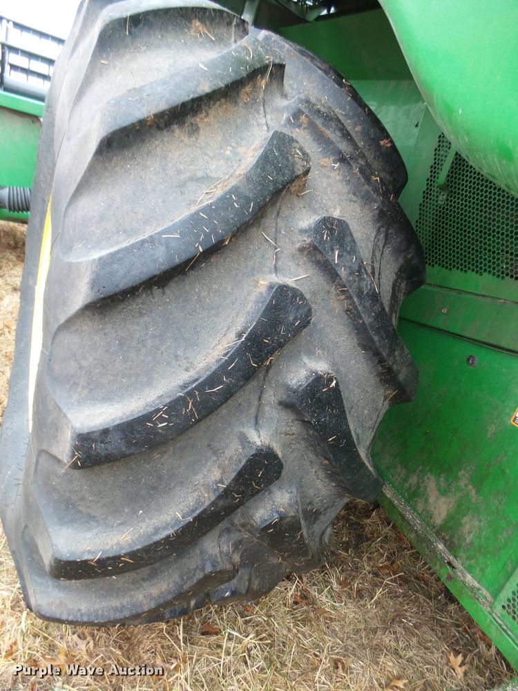 image for item F1008 2004 John Deere 9560 STS combine