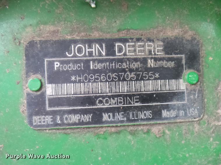 image for item F1008 2004 John Deere 9560 STS combine