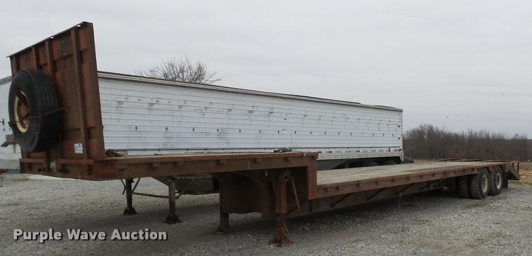 image for item L7186 1979 Great Dane step deck trailer