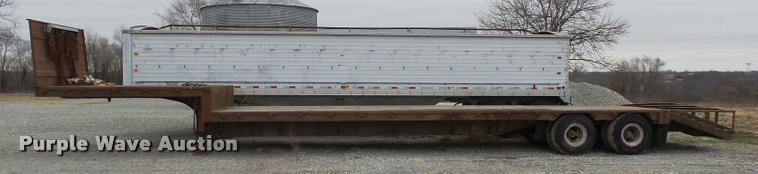 image for item L7186 1979 Great Dane step deck trailer