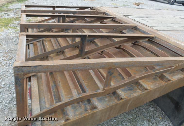 image for item L7186 1979 Great Dane step deck trailer