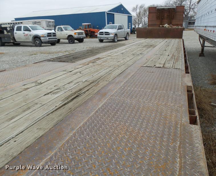 image for item L7186 1979 Great Dane step deck trailer