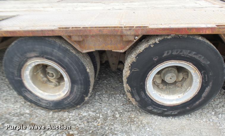 image for item L7186 1979 Great Dane step deck trailer