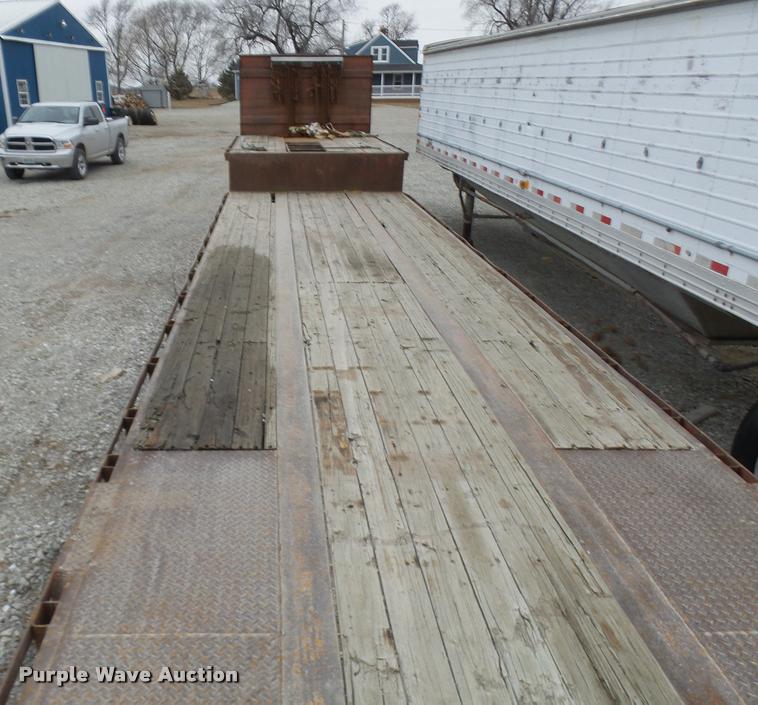 image for item L7186 1979 Great Dane step deck trailer