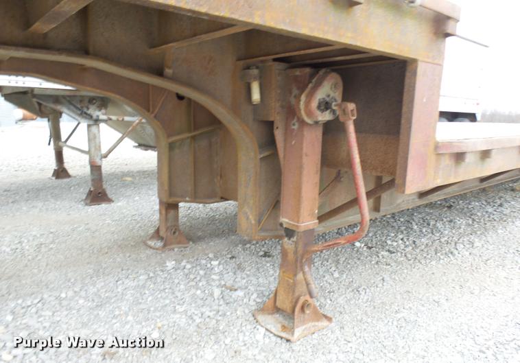 image for item L7186 1979 Great Dane step deck trailer