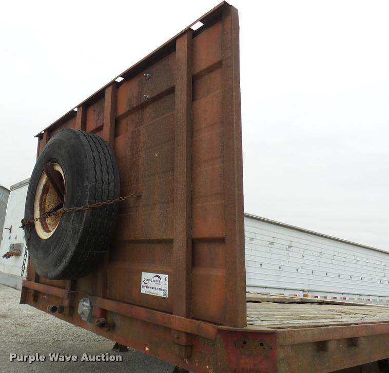 image for item L7186 1979 Great Dane step deck trailer