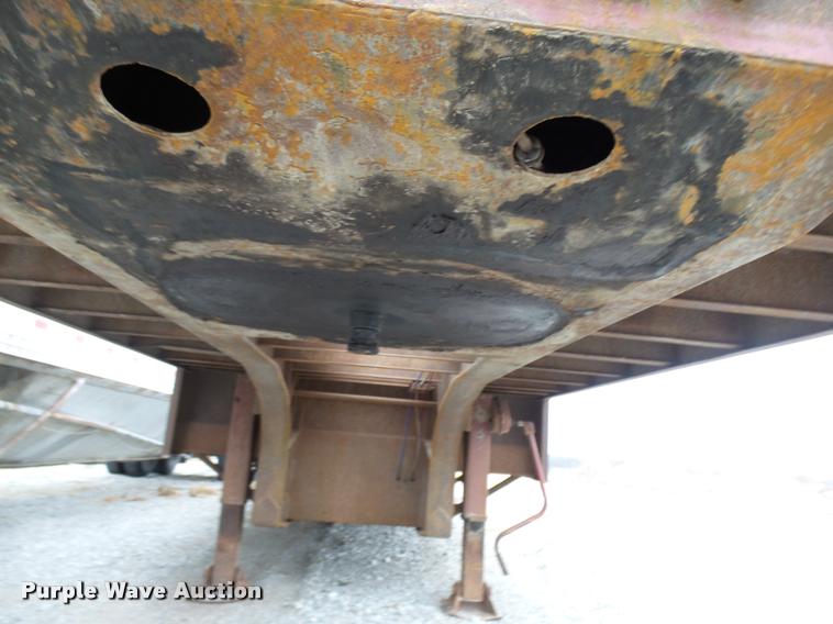 image for item L7186 1979 Great Dane step deck trailer