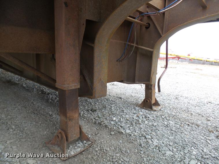 image for item L7186 1979 Great Dane step deck trailer