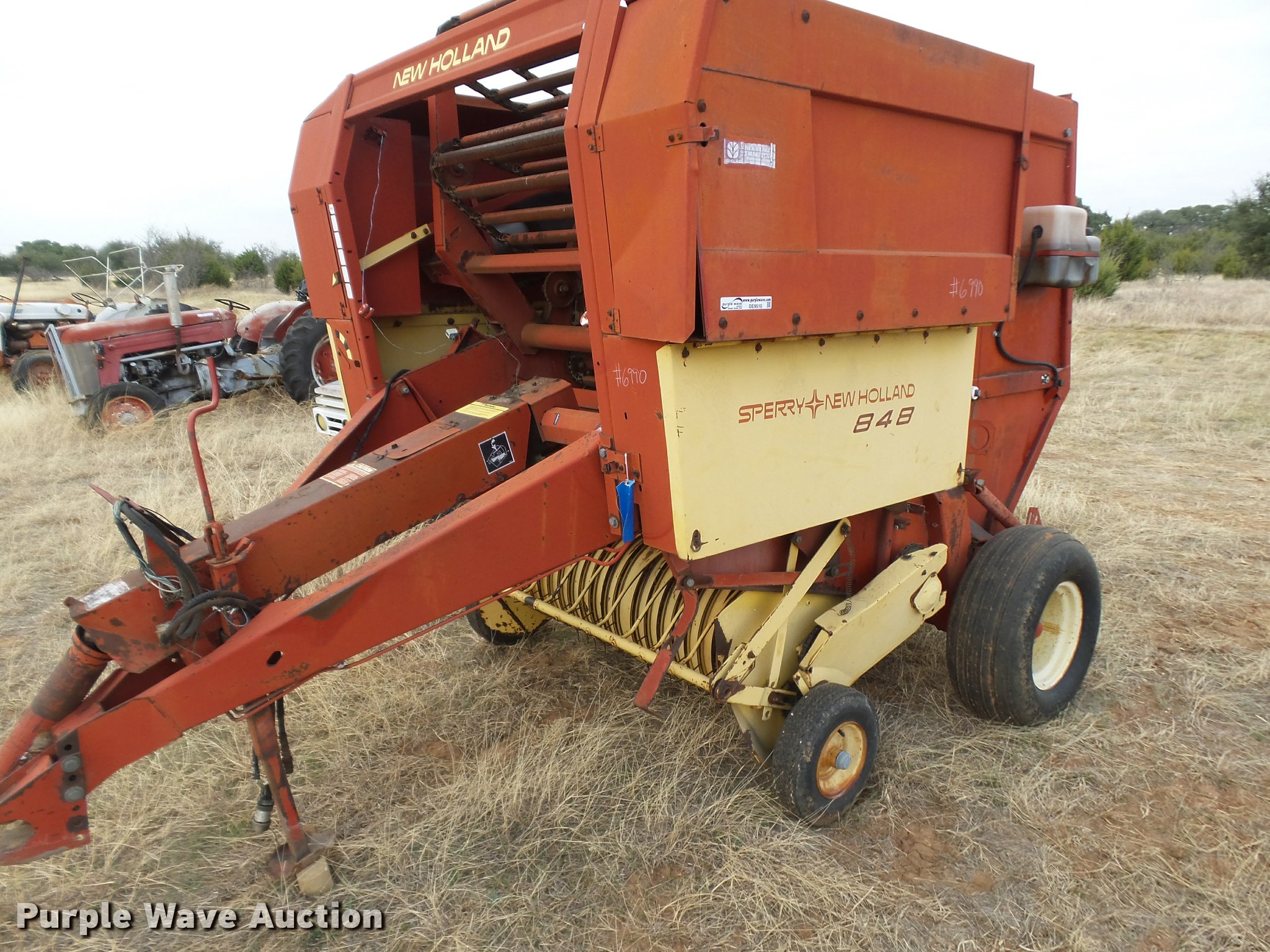 1985 New Holland 848 round baler in Granbury, TX Item DE9510 sold