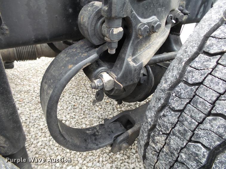 image for item DA2505 2011 Peterbilt 387 semi truck