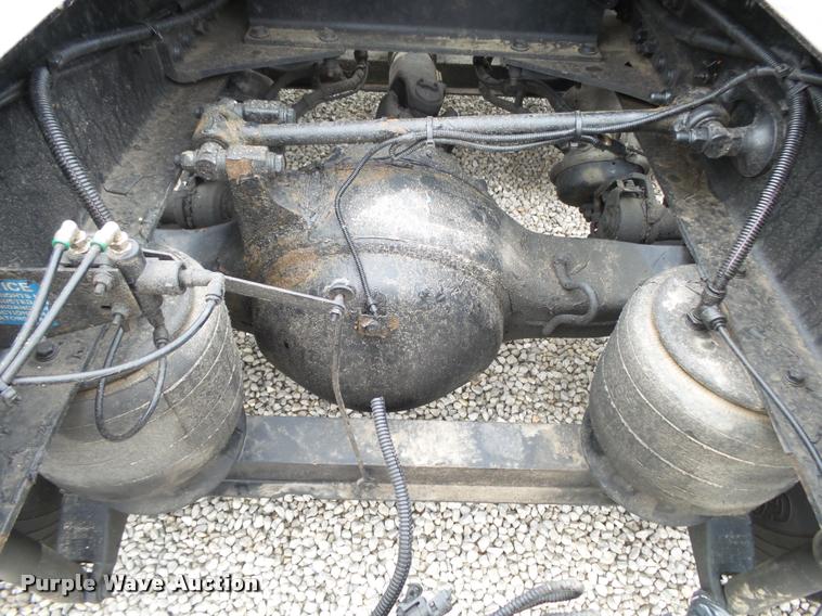 image for item DA2505 2011 Peterbilt 387 semi truck