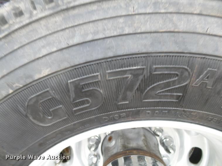 image for item DA2505 2011 Peterbilt 387 semi truck