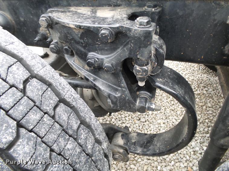 image for item DA2505 2011 Peterbilt 387 semi truck