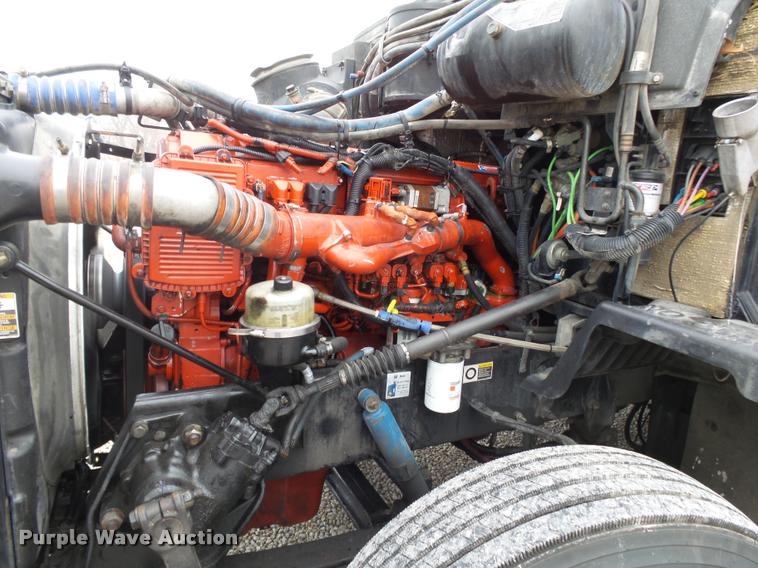 image for item DA2505 2011 Peterbilt 387 semi truck