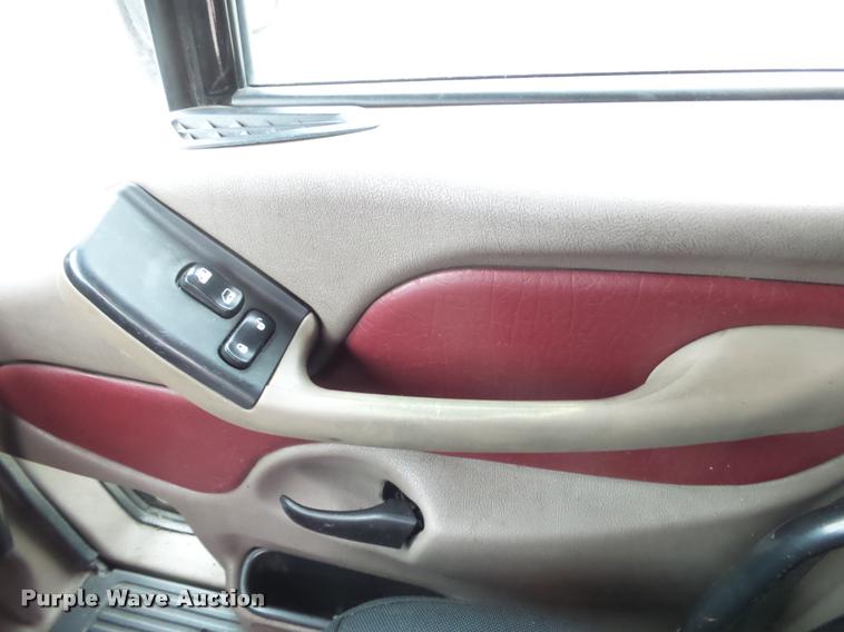 image for item DA2505 2011 Peterbilt 387 semi truck