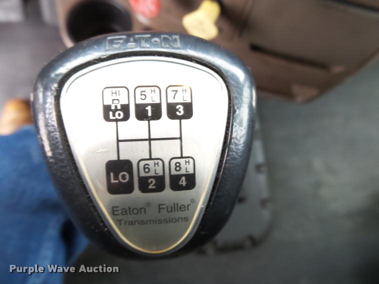 image for item DA2505 2011 Peterbilt 387 semi truck