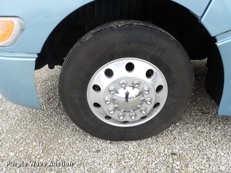 image for item DA2506 2010 Peterbilt 387 semi truck