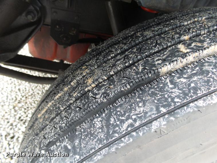 image for item DA2506 2010 Peterbilt 387 semi truck