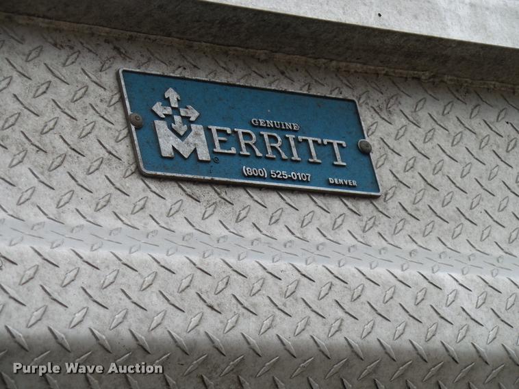 image for item DA2506 2010 Peterbilt 387 semi truck