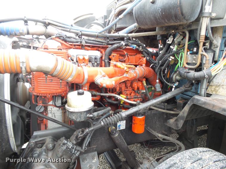 image for item DA2506 2010 Peterbilt 387 semi truck