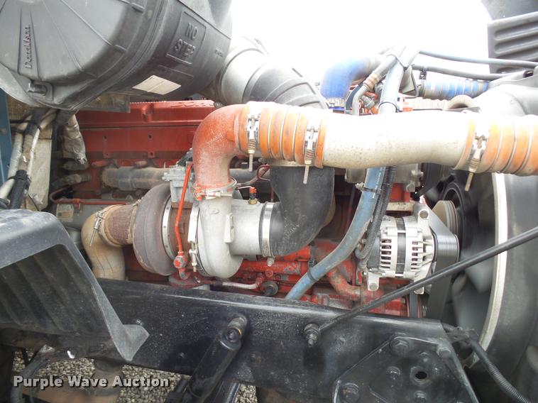 image for item DA2506 2010 Peterbilt 387 semi truck