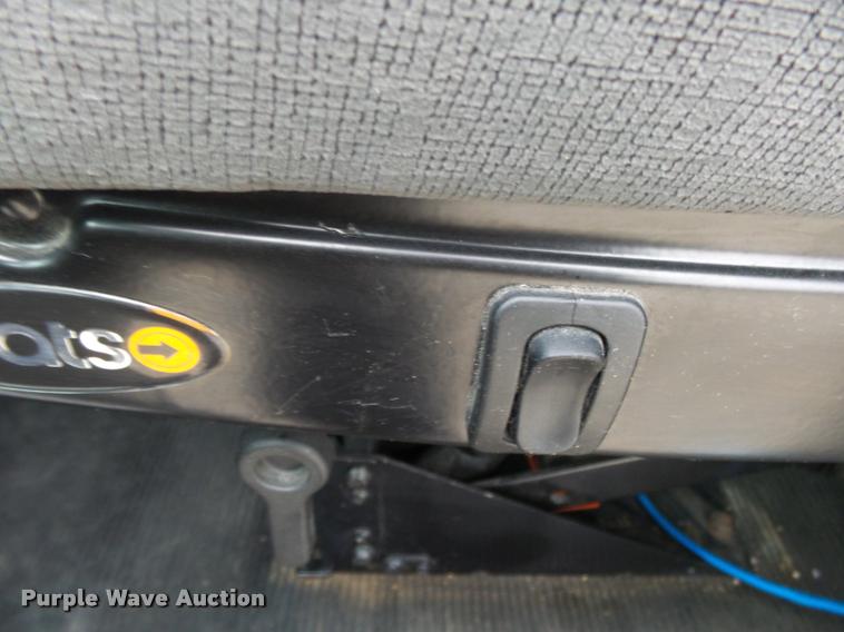 image for item DA2506 2010 Peterbilt 387 semi truck