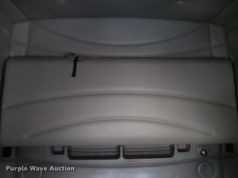 image for item DA2506 2010 Peterbilt 387 semi truck