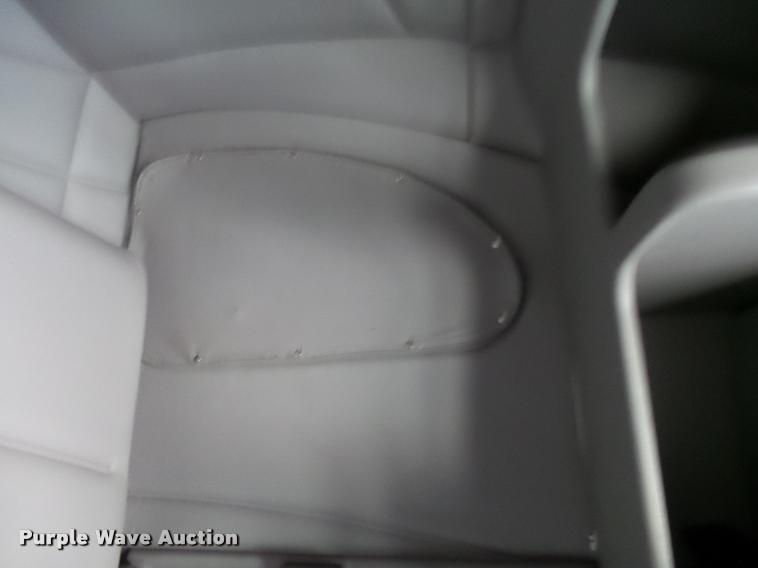 image for item DA2506 2010 Peterbilt 387 semi truck