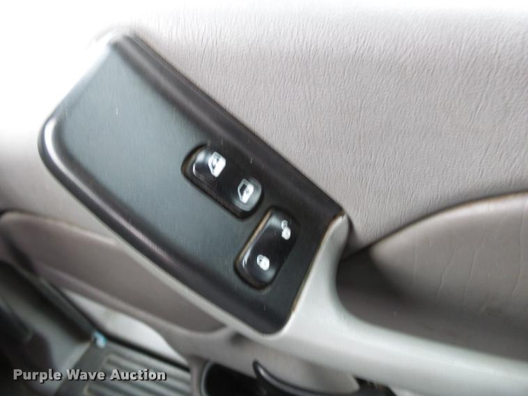 image for item DA2506 2010 Peterbilt 387 semi truck