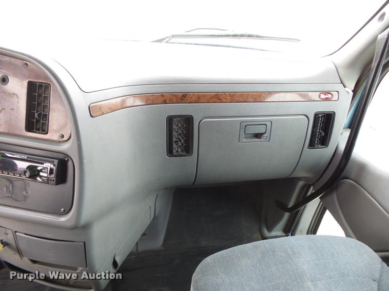 image for item DA2506 2010 Peterbilt 387 semi truck