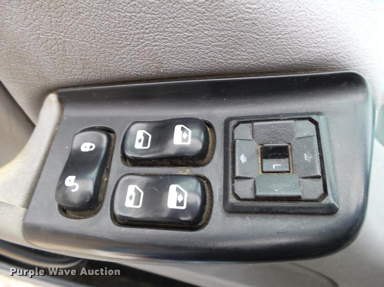 image for item DA2506 2010 Peterbilt 387 semi truck