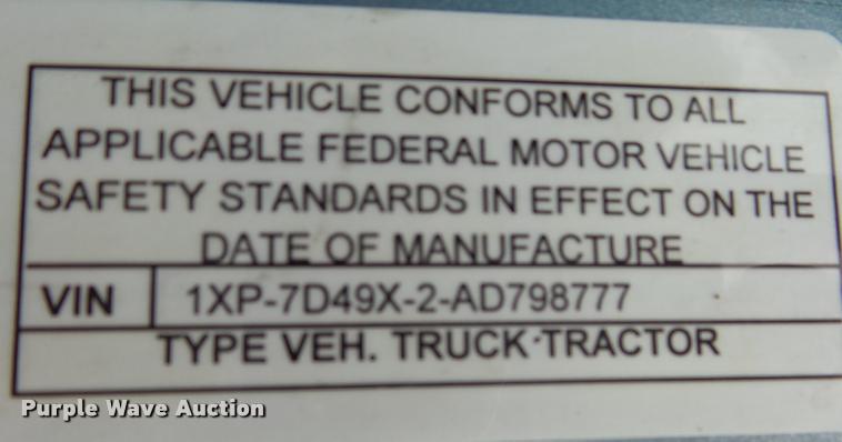 image for item DA2506 2010 Peterbilt 387 semi truck