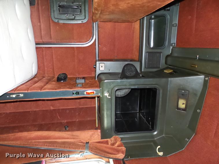 image for item DB4623 1995 Peterbilt 379 semi truck