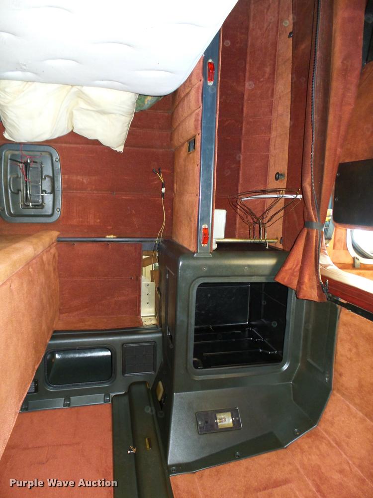 image for item DB4623 1995 Peterbilt 379 semi truck