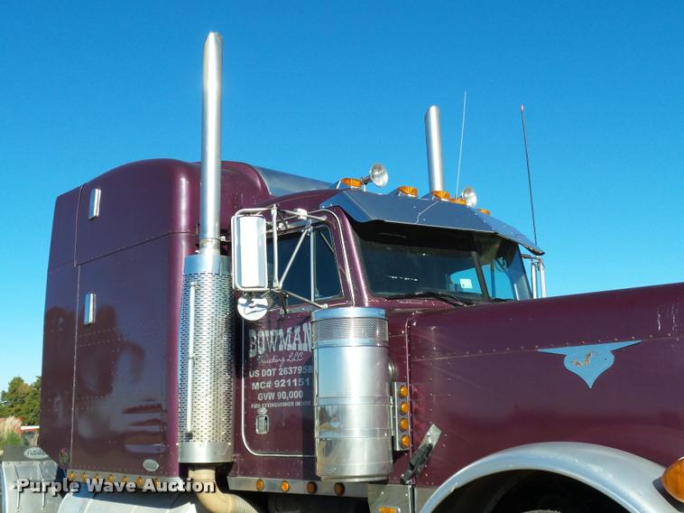 image for item DB4623 1995 Peterbilt 379 semi truck