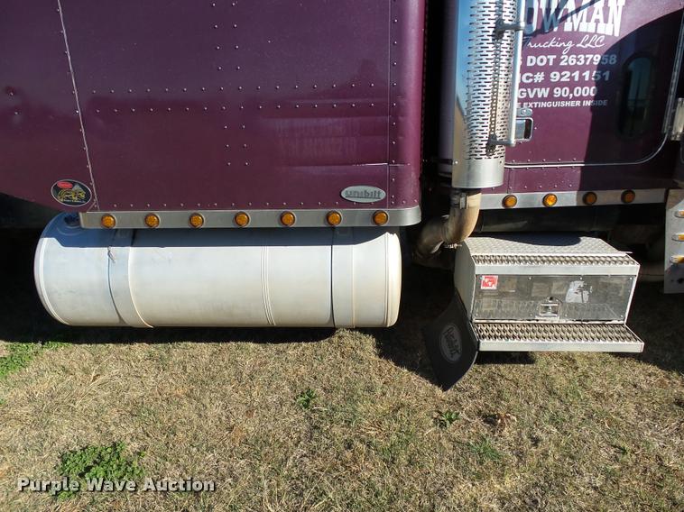 image for item DB4623 1995 Peterbilt 379 semi truck