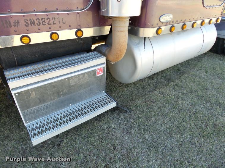 image for item DB4623 1995 Peterbilt 379 semi truck