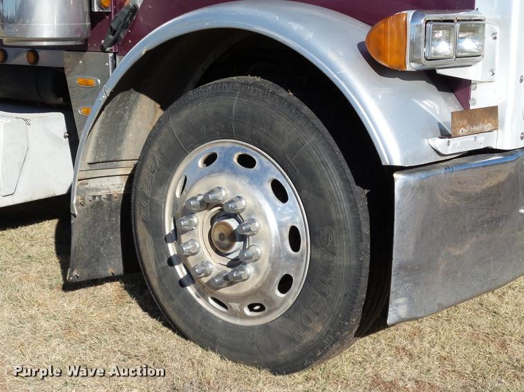 image for item DB4623 1995 Peterbilt 379 semi truck