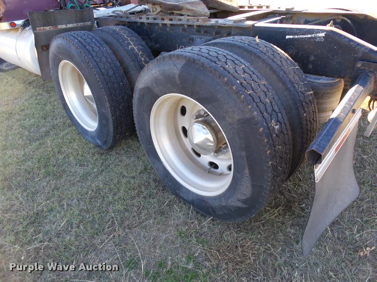 image for item DB4623 1995 Peterbilt 379 semi truck