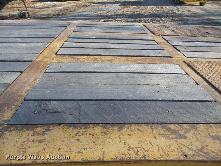 image for item DB5390 1983 Trail King 1350 equipment trailer