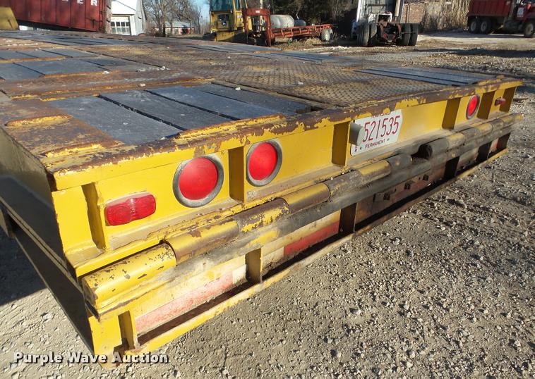 image for item DB5390 1983 Trail King 1350 equipment trailer
