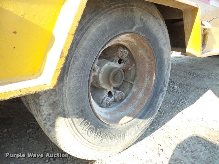 image for item DB5390 1983 Trail King 1350 equipment trailer
