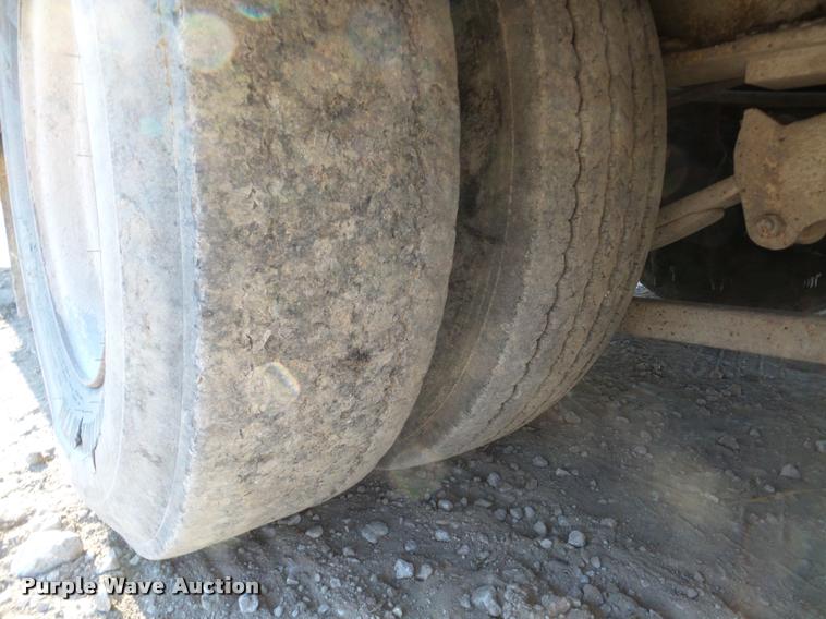 image for item DB5390 1983 Trail King 1350 equipment trailer