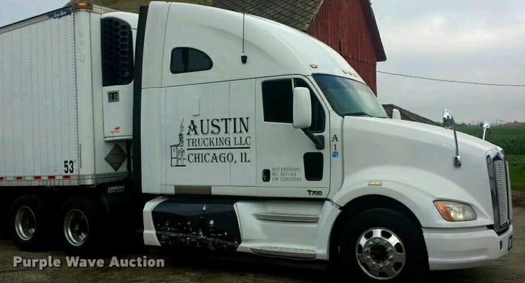 image for item DB5470 2012 Kenworth T700 semi truck