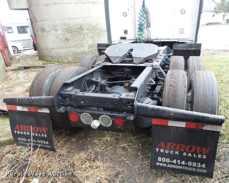 image for item DB5470 2012 Kenworth T700 semi truck