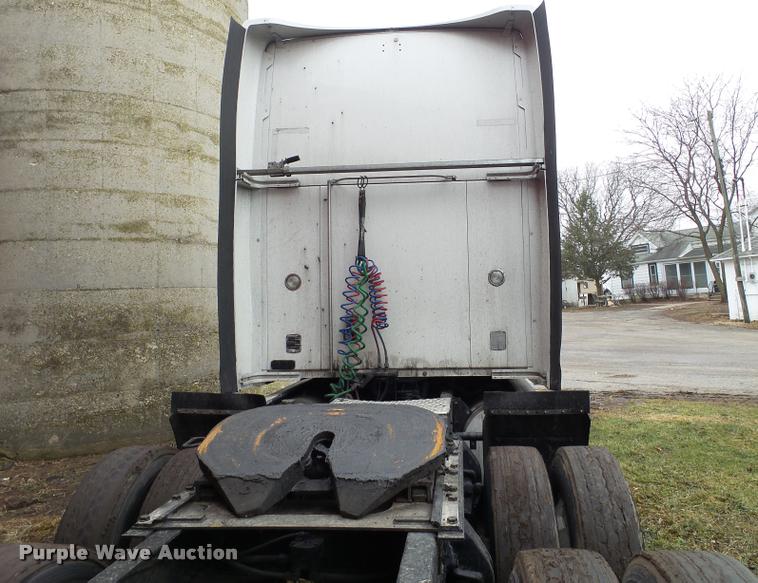 image for item DB5470 2012 Kenworth T700 semi truck